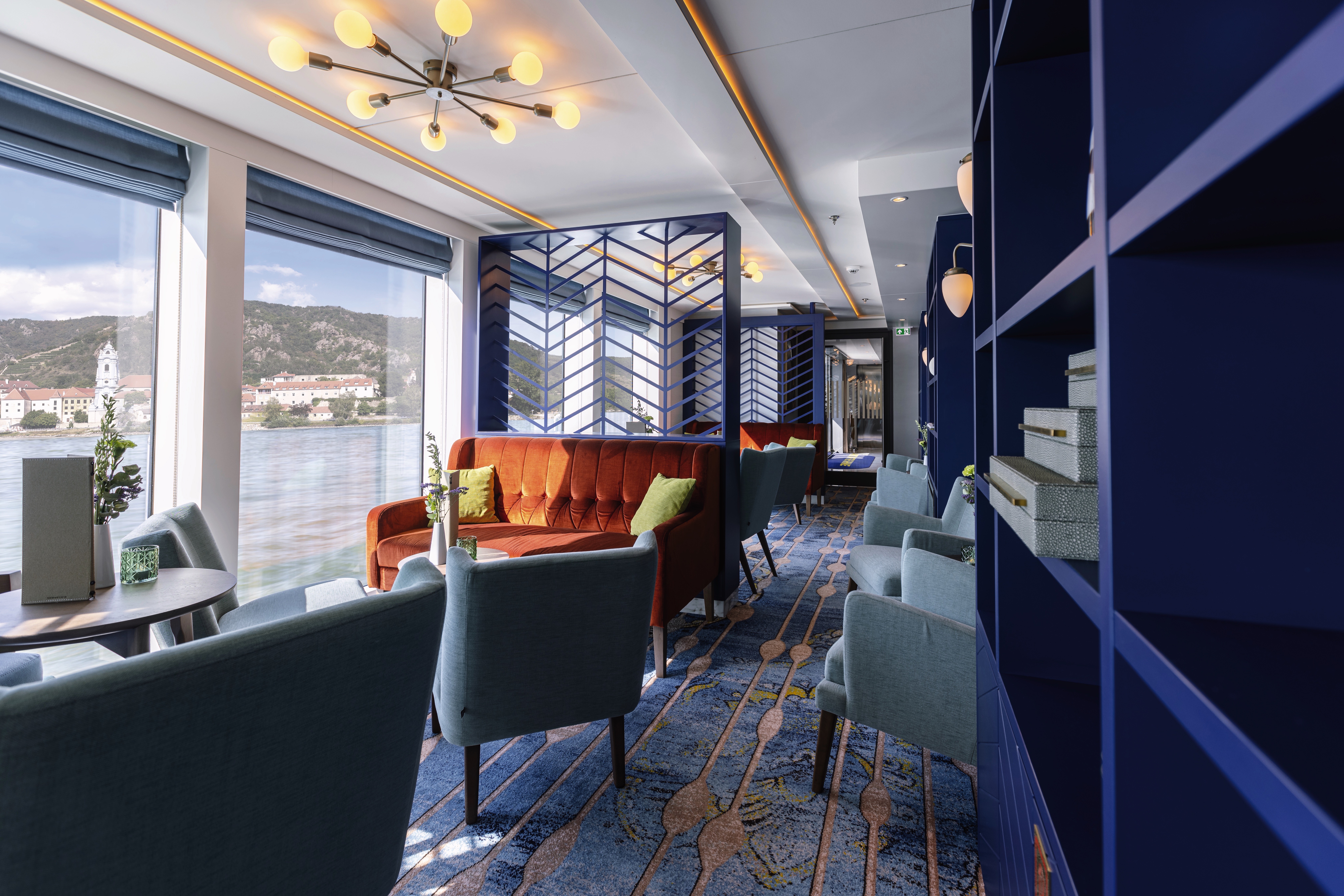 Spirit of the Rhine - Lorelei Lounge